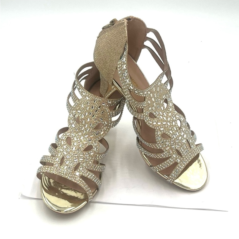 NIB Forever Perform 60 Champagne Glamour Rhinestone Heels Size 7.5